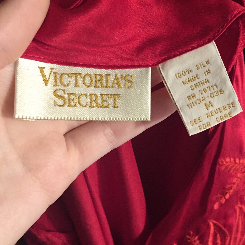 SOLD ON DEPOP Victoria’s Secret silk slip dress - Picture 2 of 3